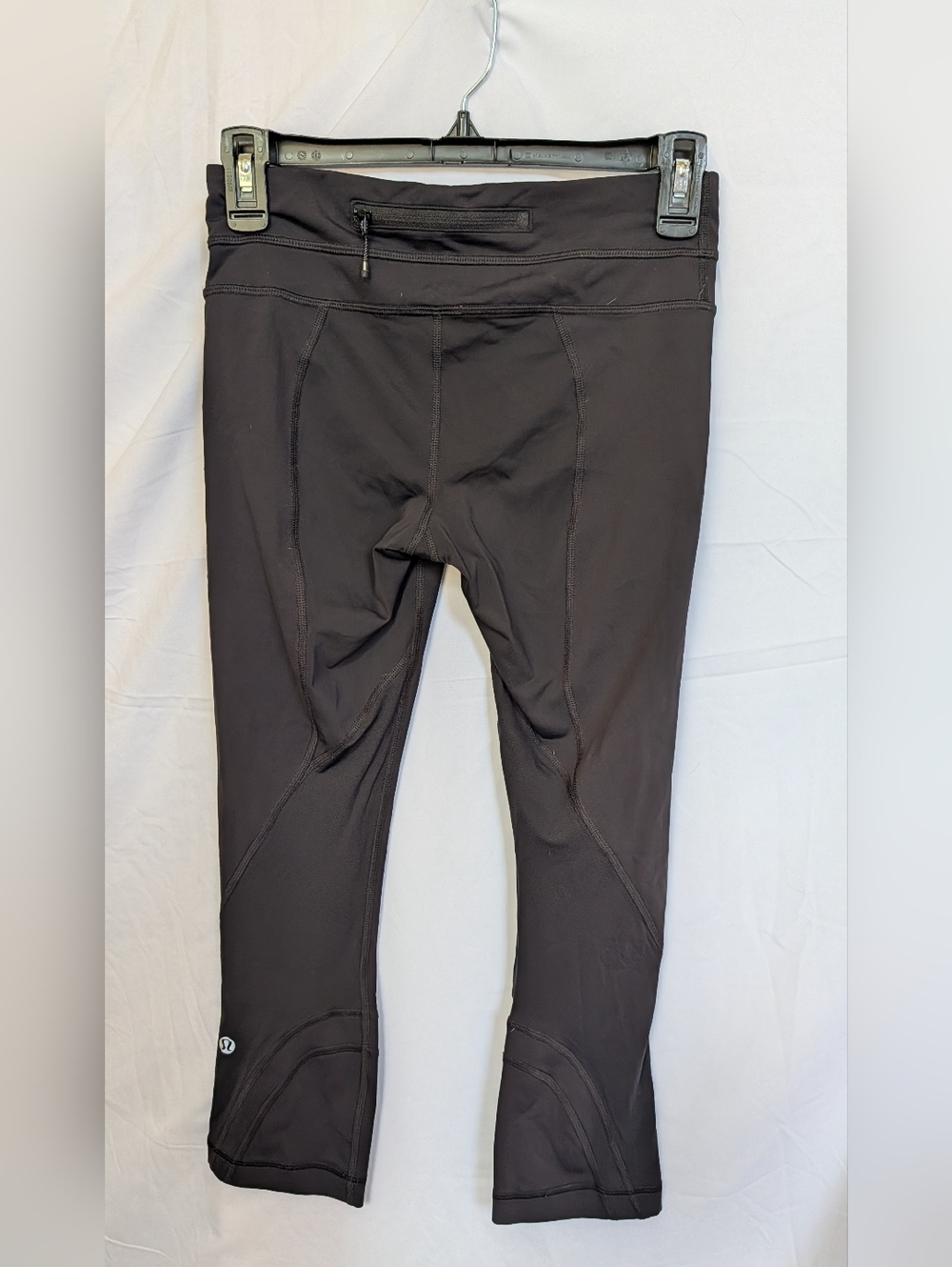 Lululemon Cropped Leggings with Back Pocket